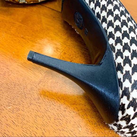 **SOLD** MICHAEL KORS Elisa Houndstooth Heels - Picture 7 of 10